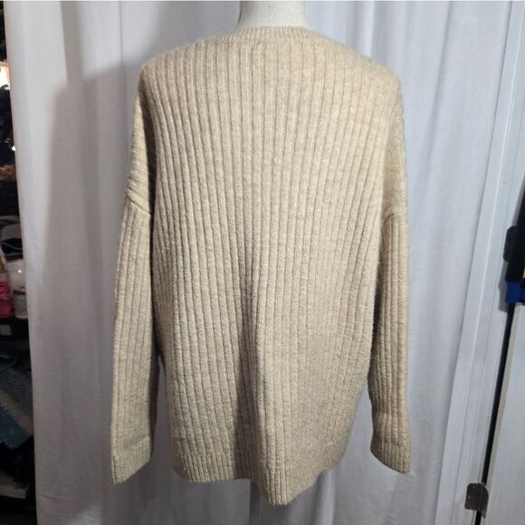 Grade & gather oversized v neck front pocket sweater sz M/L - Picture 3 of 10